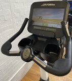 Life Fitness 95C Elevation Series Upright Bike with Discover SE Console